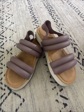 Koolaburra by UGG Plush Strap Lavender Women's Comfort Sandals